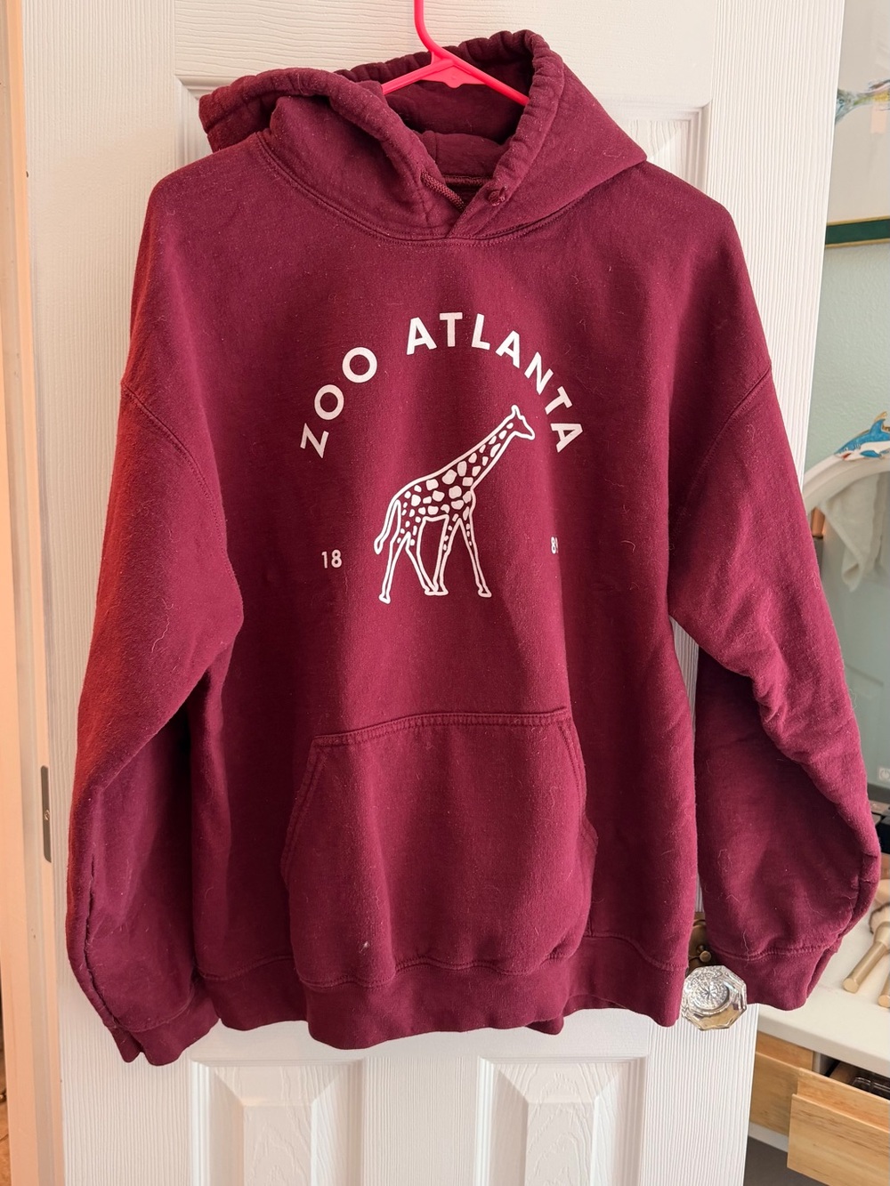 Gildan Maroon Crewneck Hoodie with Zoo Atlanta Giraffe Graphic